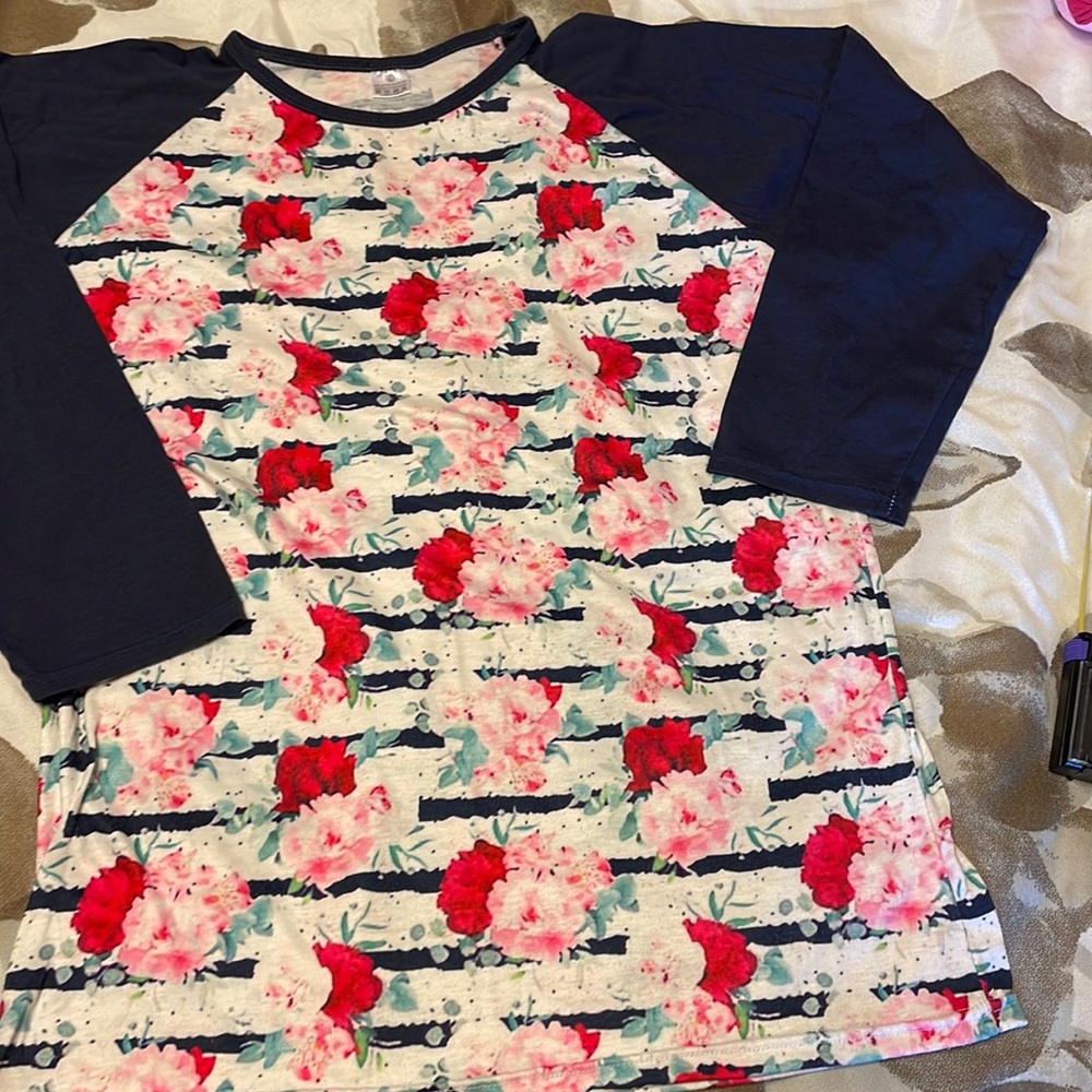Flowery t shirt